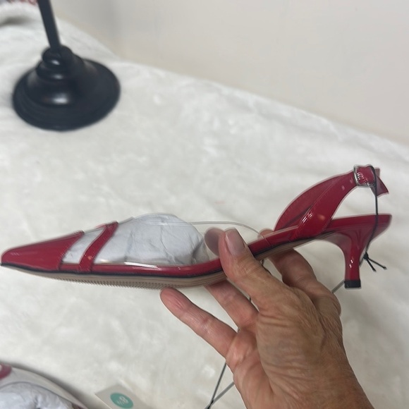 A New Day Red and White Heels with Pointed Toe - Picture 10 of 10